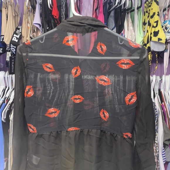 Black ladies Top Blouse blac red lips see through material mesh Material Girl XS - Picture 6 of 6